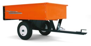 Traktor kieg&eacute;sz&iacute;tők